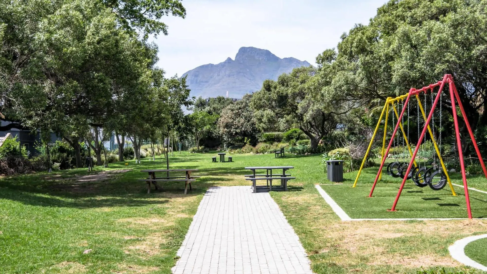 209 De Waterkant Piazza Cape Town 0*,  South Africa